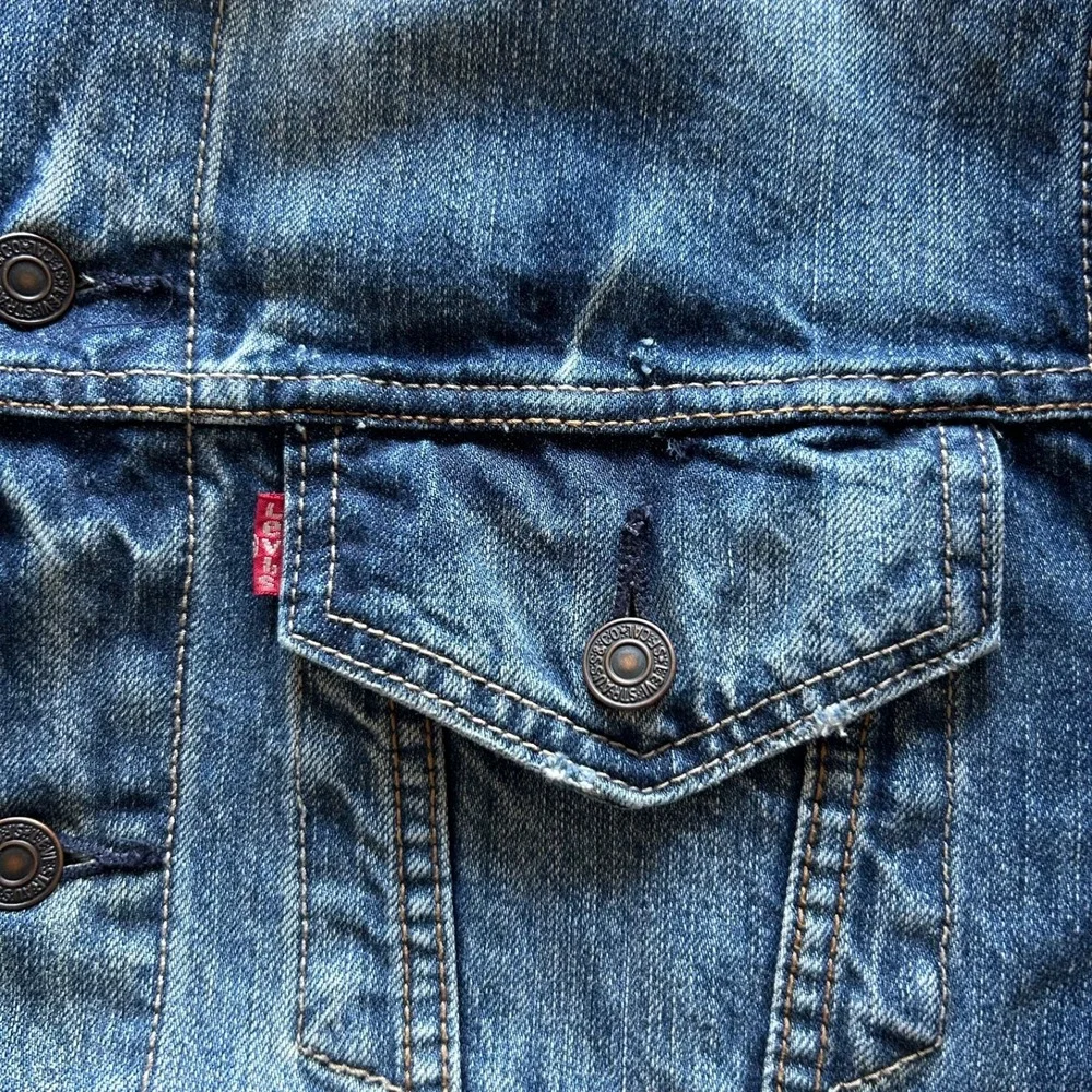 Vintage Levis 70589 Denim Jacket Size Medium Blue Medium Wash‎ Type 3 Trucker